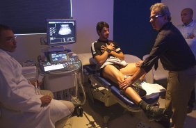 O atacante Alexandre Pato antes dos exames realizados esta manhã no CT Joaquim Grava, localizado no Parque Ecológico do Tiete. O próximo jogo da equipe será domingo, dia 20/01, contra o Paulista de Jundiaí, no estádio Jaime Cintra , em Jundiaí, válido pela 1ª rodada do Campeonato Paulista de 2013
