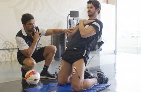 O atacante Alexandre Pato continua seus exames esta tarde no CT Joaquim Grava, localizado no Parque Ecolgico do Tiete. O prximo jogo da equipe ser domingo, dia 20/01, contra o Paulista de Jundia, no estdio Jaime Cintra , em Jundia, vlido pela 1 rodada do Campeonato Paulista de 2013