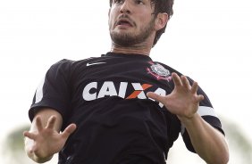 Durante o treino de hoje a tarde no CT Joaquim Grava, localizado no Parque Ecolgico do Tiete. O prximo jogo da equipe ser domingo, dia 20/01, contra o Paulista de Jundia, no estdio Jaime Cintra , em Jundia, vlido pela 1 rodada do Campeonato Paulista de 2013