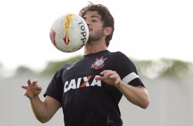 Durante o treino de hoje a tarde no CT Joaquim Grava, localizado no Parque Ecolgico do Tiete. O prximo jogo da equipe ser domingo, dia 20/01, contra o Paulista de Jundia, no estdio Jaime Cintra , em Jundia, vlido pela 1 rodada do Campeonato Paulista de 2013