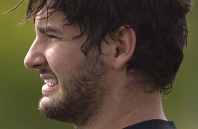 Durante o treino de hoje a tarde no CT Joaquim Grava, localizado no Parque Ecolgico do Tiete. O prximo jogo da equipe ser domingo, dia 20/01, contra o Paulista de Jundia, no estdio Jaime Cintra , em Jundia, vlido pela 1 rodada do Campeonato Paulista de 2013