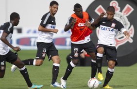 Durante o treino de hoje a tarde no CT Joaquim Grava, localizado no Parque Ecolgico do Tiete. O prximo jogo da equipe ser domingo, dia 20/01, contra o Paulista de Jundia, no estdio Jaime Cintra , em Jundia, vlido pela 1 rodada do Campeonato Paulista de 2013