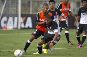 Durante o treino de hoje a tarde no CT Joaquim Grava, localizado no Parque Ecolgico do Tiete. O prximo jogo da equipe ser domingo, dia 20/01, contra o Paulista de Jundia, no estdio Jaime Cintra , em Jundia, vlido pela 1 rodada do Campeonato Paulista de 2013