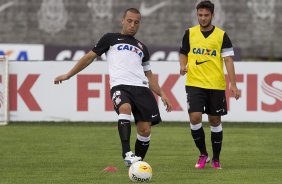 Durante o treino de hoje a tarde no CT Joaquim Grava, localizado no Parque Ecolgico do Tiete. O prximo jogo da equipe ser domingo, dia 20/01, contra o Paulista de Jundia, no estdio Jaime Cintra , em Jundia, vlido pela 1 rodada do Campeonato Paulista de 2013