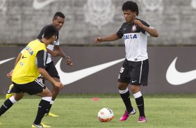 Durante o treino de hoje a tarde no CT Joaquim Grava, localizado no Parque Ecolgico do Tiete. O prximo jogo da equipe ser domingo, dia 20/01, contra o Paulista de Jundia, no estdio Jaime Cintra , em Jundia, vlido pela 1 rodada do Campeonato Paulista de 2013