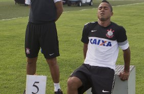 Durante o treino de hoje a tarde no CT Joaquim Grava, localizado no Parque Ecolgico do Tiete. O prximo jogo da equipe ser domingo, dia 20/01, contra o Paulista de Jundia, no estdio Jaime Cintra , em Jundia, vlido pela 1 rodada do Campeonato Paulista de 2013