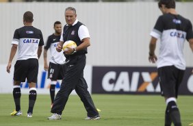 Durante o treino de hoje a tarde no CT Joaquim Grava, localizado no Parque Ecolgico do Tiete. O prximo jogo da equipe ser domingo, dia 20/01, contra o Paulista de Jundia, no estdio Jaime Cintra , em Jundia, vlido pela 1 rodada do Campeonato Paulista de 2013