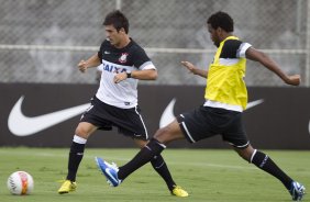 Durante o treino de hoje a tarde no CT Joaquim Grava, localizado no Parque Ecolgico do Tiete. O prximo jogo da equipe ser domingo, dia 20/01, contra o Paulista de Jundia, no estdio Jaime Cintra , em Jundia, vlido pela 1 rodada do Campeonato Paulista de 2013