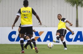 Durante o treino de hoje a tarde no CT Joaquim Grava, localizado no Parque Ecolgico do Tiete. O prximo jogo da equipe ser domingo, dia 20/01, contra o Paulista de Jundia, no estdio Jaime Cintra , em Jundia, vlido pela 1 rodada do Campeonato Paulista de 2013