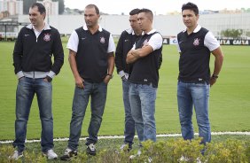 O time de futsal do Corinthians foi apresentado aps o treino realizado desta manh no CT Joaquim Grava, localizado no Parque Ecolgico do Tiete. O prximo jogo da equipe ser amanh, quarta-feira, dia 23/01, contra a Ponte Preta, de Campinas, no estdio do Pacaembu, vlido pela 1 rodada do Campeonato Paulista de 2013