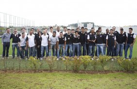 O time de futsal do Corinthians foi apresentado aps o treino realizado desta manh no CT Joaquim Grava, localizado no Parque Ecolgico do Tiete. O prximo jogo da equipe ser amanh, quarta-feira, dia 23/01, contra a Ponte Preta, de Campinas, no estdio do Pacaembu, vlido pela 1 rodada do Campeonato Paulista de 2013