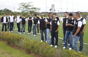 O time de futsal do Corinthians foi apresentado aps o treino realizado desta manh no CT Joaquim Grava, localizado no Parque Ecolgico do Tiete. O prximo jogo da equipe ser amanh, quarta-feira, dia 23/01, contra a Ponte Preta, de Campinas, no estdio do Pacaembu, vlido pela 1 rodada do Campeonato Paulista de 2013