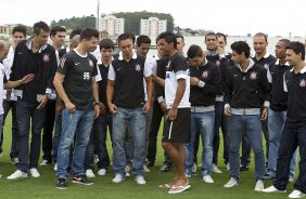 O time de futsal do Corinthians foi apresentado aps o treino realizado desta manh no CT Joaquim Grava, localizado no Parque Ecolgico do Tiete. O prximo jogo da equipe ser amanh, quarta-feira, dia 23/01, contra a Ponte Preta, de Campinas, no estdio do Pacaembu, vlido pela 1 rodada do Campeonato Paulista de 2013