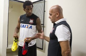 Nos vestiários antes da partida entre Corinthians x Ponte Preta/Campinas realizada esta tarde no estádio do Pacaembu, jogo válido pela 1ª rodada do Campeonato Paulista de 2013