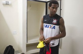 Nos vestiários antes da partida entre Corinthians x Ponte Preta/Campinas realizada esta tarde no estádio do Pacaembu, jogo válido pela 1ª rodada do Campeonato Paulista de 2013