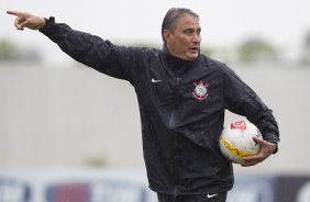 Durante o treino desta manh no CT Joaquim Grava, no Parque Ecolgico do Tiete. O prximo jogo da equipe ser amanh, domingo, dia 27/01, contra o Mirassol, no estdio Jos Maia, vlido pela 3 rodada do Campeonato Paulista de 2013