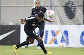 Durante o treino desta manh no CT Joaquim Grava, no Parque Ecolgico do Tiete. O prximo jogo da equipe ser amanh, domingo, dia 27/01, contra o Mirassol, no estdio Jos Maia, vlido pela 3 rodada do Campeonato Paulista de 2013