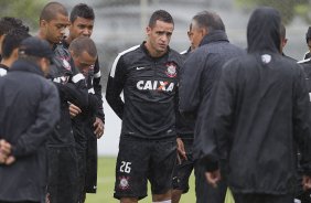 Durante o treino desta manh no CT Joaquim Grava, no Parque Ecolgico do Tiete. O prximo jogo da equipe ser amanh, domingo, dia 27/01, contra o Mirassol, no estdio Jos Maia, vlido pela 3 rodada do Campeonato Paulista de 2013