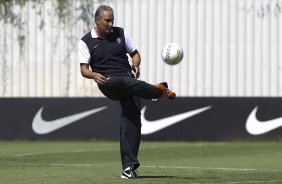 Durante o treino desta manh no CT Joaquim Grava, no Parque Ecolgico do Tiete. O prximo jogo da equipe ser amanh, domingo, 03/02, contra o Oeste, de Itpolis, no estdio do Pacaembu, vlido pela 5 rodada do Campeonato Paulista de 2013