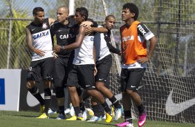 Durante o treino desta manh no CT Joaquim Grava, no Parque Ecolgico do Tiete. O prximo jogo da equipe ser amanh, domingo, 03/02, contra o Oeste, de Itpolis, no estdio do Pacaembu, vlido pela 5 rodada do Campeonato Paulista de 2013