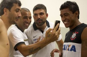 Nos vestiários antes da partida entre Corinthians x Oeste, de Itápolis realizada esta tarde no estádio do Pacaembu, jogo válido pela 5ª rodada do Campeonato Paulista de 2013