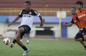 Durante o treino esta tarde no Estadium Felix Capriles, em Cochabamba. O prximo jogo da equipe ser quarta-feira, 20/02, contra o San Jos, na cidade de Oruro/Bolivia, primeiro jogo da fase de classificao da Copa Libertadores de Amrica 2013