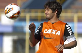 Durante o treino esta tarde no Estadium Felix Capriles, em Cochabamba. O prximo jogo da equipe ser quarta-feira, 20/02, contra o San Jos, na cidade de Oruro/Bolivia, primeiro jogo da fase de classificao da Copa Libertadores de Amrica 2013