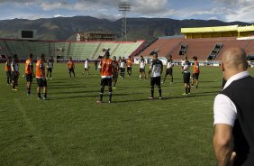 Durante o treino esta tarde no Estadium Felix Capriles, em Cochabamba. O prximo jogo da equipe ser quarta-feira, 20/02, contra o San Jos, na cidade de Oruro/Bolivia, primeiro jogo da fase de classificao da Copa Libertadores de Amrica 2013