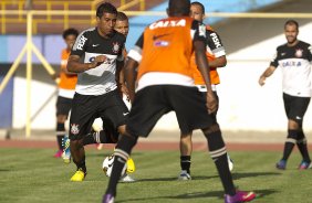 Durante o treino esta tarde no Estadium Felix Capriles, em Cochabamba. O prximo jogo da equipe ser quarta-feira, 20/02, contra o San Jos, na cidade de Oruro/Bolivia, primeiro jogo da fase de classificao da Copa Libertadores de Amrica 2013