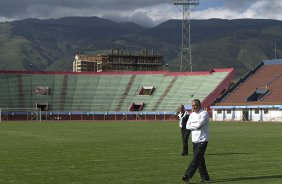 Durante o treino esta tarde no Estadium Felix Capriles, em Cochabamba. O prximo jogo da equipe ser quarta-feira, 20/02, contra o San Jos, na cidade de Oruro/Bolivia, primeiro jogo da fase de classificao da Copa Libertadores de Amrica 2013