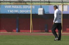 Durante o treino esta tarde no Estadium Felix Capriles, em Cochabamba. O prximo jogo da equipe ser quarta-feira, 20/02, contra o San Jos, na cidade de Oruro/Bolivia, primeiro jogo da fase de classificao da Copa Libertadores de Amrica 2013