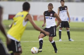 Durante o treino desta tarde no CT Joaquim Grava, no Parque Ecológico do Tiete. O próximo jogo da equipe será domingo, 03/03, contra o Santos, no Morumbi jogo válido pela 10ª rodada da Campeonato Paulista 2013
