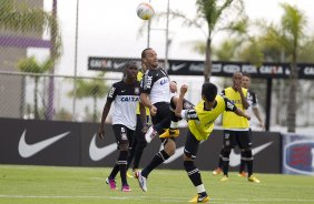 Durante o treino desta manh no CT Joaquim Grava, no Parque Ecolgico do Tiete. O prximo jogo da equipe ser amanh, domingo, 03/03, contra o Santos, no Morumbi jogo vlido pela 10 rodada da Campeonato Paulista 2013