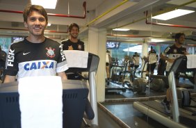 Durante o treino desta tarde na academia de musculacao do hotel onde esta hospedado, na cidade de Tijuana/México. O próximo jogo da equipe será quarta-feira, 06/03, contra o Tijuana, no estádio Caliente, válido pela 3ª rodada da Copa Libertadores 2013. Tijuana - México - 04/03/2013