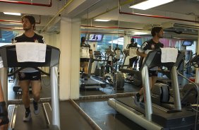 Durante o treino desta tarde na academia de musculacao do hotel onde esta hospedado, na cidade de Tijuana/Mxico. O prximo jogo da equipe ser quarta-feira, 06/03, contra o Tijuana, no estdio Caliente, vlido pela 3 rodada da Copa Libertadores 2013. Tijuana - Mxico - 04/03/2013