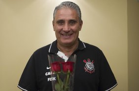 Jogadores preparam homenagem ao Dia Internacional da Mulher, aps o treino desta tarde no estdio Caliente, na cidade de Tijuana/Mxico. O prximo jogo da equipe ser amanh, quarta-feira, 06/03, contra o Tijuana, no estdio Caliente, vlido pela 3 rodada da Copa Libertadores 2013. Tijuana - Mxico - 05/03/2013