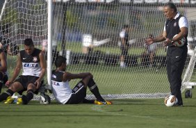 Durante o treino desta tarde no CT Joaquim Grava, no Parque Ecolgico do Tiete. O prximo jogo da equipe ser amanh, quarta-feira, dia 13/03, contra o Tijuana do Mxico, jogo da volta vlido pela fase de classificao da Copa Libertadores da Amrica 2013