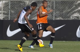 Durante o treino desta tarde no CT Joaquim Grava, no Parque Ecolgico do Tiete. O prximo jogo da equipe ser amanh, quarta-feira, dia 13/03, contra o Tijuana do Mxico, jogo da volta vlido pela fase de classificao da Copa Libertadores da Amrica 2013