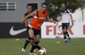 Durante o treino desta tarde no CT Joaquim Grava, no Parque Ecolgico do Tiete. O prximo jogo da equipe ser amanh, quarta-feira, dia 13/03, contra o Tijuana do Mxico, jogo da volta vlido pela fase de classificao da Copa Libertadores da Amrica 2013