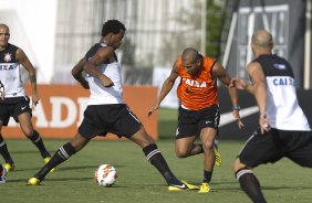 Durante o treino desta tarde no CT Joaquim Grava, no Parque Ecolgico do Tiete. O prximo jogo da equipe ser amanh, quarta-feira, dia 13/03, contra o Tijuana do Mxico, jogo da volta vlido pela fase de classificao da Copa Libertadores da Amrica 2013