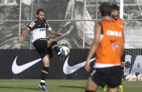 Durante o treino desta tarde no CT Joaquim Grava, no Parque Ecolgico do Tiete. O prximo jogo da equipe ser amanh, quarta-feira, dia 13/03, contra o Tijuana do Mxico, jogo da volta vlido pela fase de classificao da Copa Libertadores da Amrica 2013