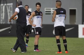 Durante o treino desta tarde no CT Joaquim Grava, no Parque Ecolgico do Tiete. O prximo jogo da equipe ser amanh, quarta-feira, dia 13/03, contra o Tijuana do Mxico, jogo da volta vlido pela fase de classificao da Copa Libertadores da Amrica 2013