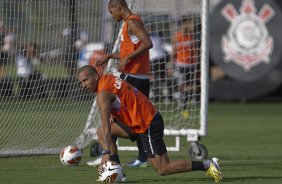 Durante o treino desta tarde no CT Joaquim Grava, no Parque Ecolgico do Tiete. O prximo jogo da equipe ser amanh, quarta-feira, dia 13/03, contra o Tijuana do Mxico, jogo da volta vlido pela fase de classificao da Copa Libertadores da Amrica 2013