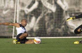 Durante o treino desta tarde no CT Joaquim Grava, no Parque Ecolgico do Tiete. O prximo jogo da equipe ser amanh, sbado, dia 16/03, contra a Uniao Barbarese, jogo da 12 rodada do Campeonato Paulista 2013