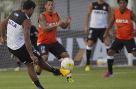 Durante o treino desta tarde no CT Joaquim Grava, no Parque Ecolgico do Tiete. O prximo jogo da equipe ser amanh, sbado, dia 16/03, contra a Uniao Barbarese, jogo da 12 rodada do Campeonato Paulista 2013