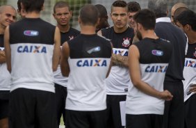 Durante o treino desta tarde no CT Joaquim Grava, no Parque Ecolgico do Tiete. O prximo jogo da equipe ser amanh, sbado, dia 16/03, contra a Uniao Barbarese, jogo da 12 rodada do Campeonato Paulista 2013