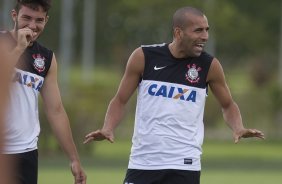 Durante o treino desta tarde no CT Joaquim Grava, no Parque Ecolgico do Tiete. O prximo jogo da equipe ser amanh, sbado, dia 16/03, contra a Uniao Barbarese, jogo da 12 rodada do Campeonato Paulista 2013