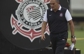 Durante o treino desta tarde no CT Joaquim Grava, no Parque Ecolgico do Tiete. O prximo jogo da equipe ser amanh, sbado, dia 16/03, contra a Uniao Barbarese, jogo da 12 rodada do Campeonato Paulista 2013