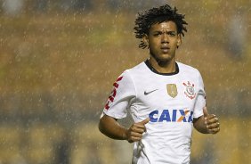 Durante a partida entre Corinthians x Uniao Barbarense realizada esta tarde no estádio do Pacaembu, jogo válido pela 12ª rodada do Campeonato Paulista de 2013
