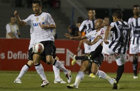 Durante a partida entre Corinthians x Uniao Barbarense realizada esta tarde no estádio do Pacaembu, jogo válido pela 12ª rodada do Campeonato Paulista de 2013